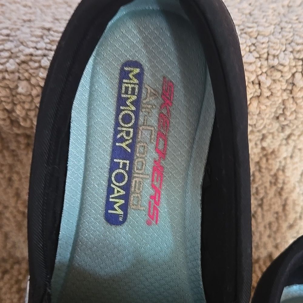 Skechers Black Slip-On Shoes Size 7 Womens - Picture 2 of 15